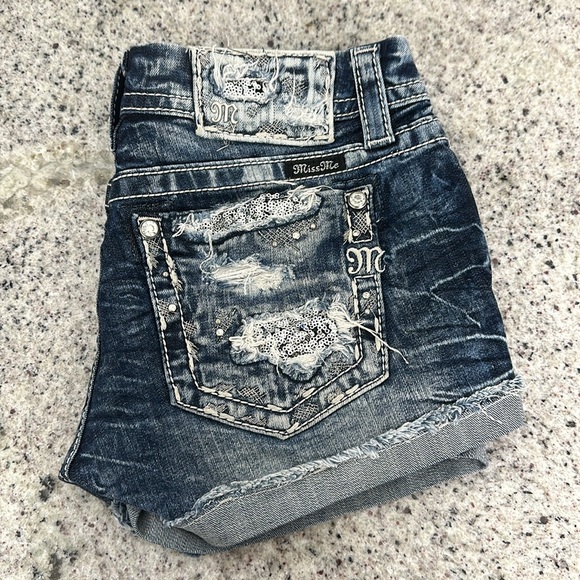 MISS ME Signature Jean short with sequins size 26 - Picture 1 of 10
